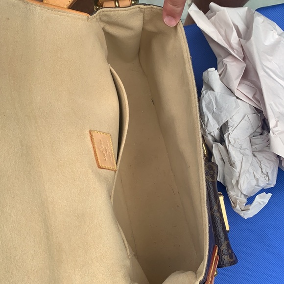 Authentic Preowned Louis Vuitton Shoulder Bag - Picture 10 of 14